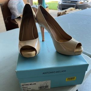 Antonio Melani nude platform